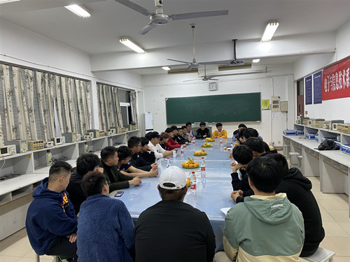 座谈会现场2_副本.jpg 座谈会现场2_副本.jpg