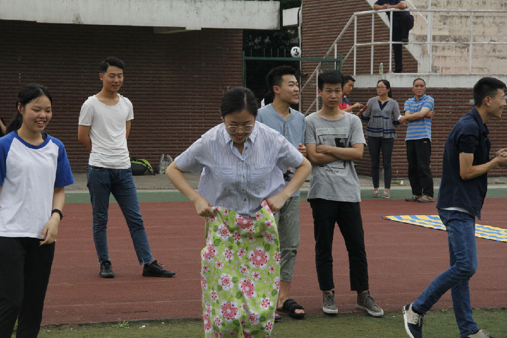 图二 袋鼠跳.jpg